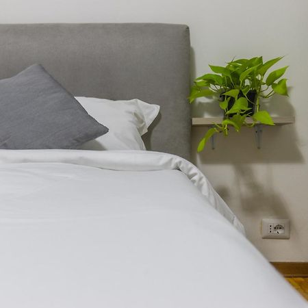 Ottonelli Street Stay- Wifi Fibra Free Tra Storchi & Centro Storico Modena Kültér fotó